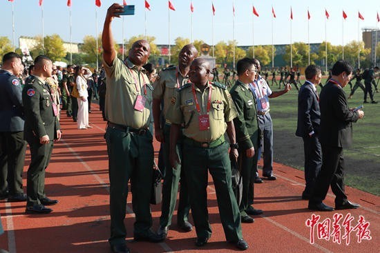 中國人民武裝警察部隊特種警察學(xué)院畢業(yè)去向探索，中國人民武裝警察部隊特種警察學(xué)院畢業(yè)生的職業(yè)前景探索