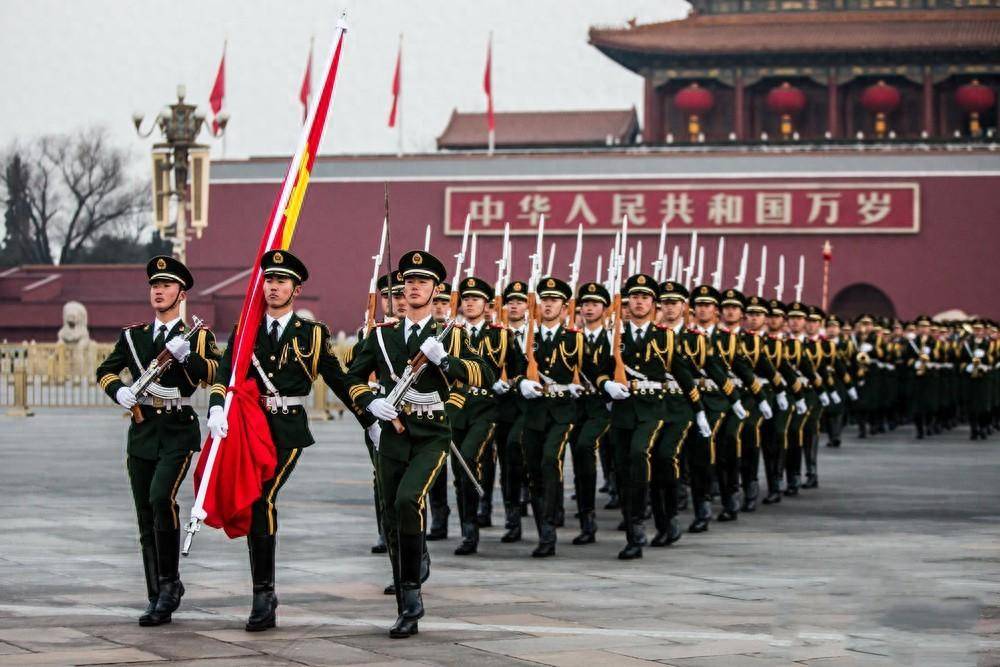 國(guó)旗護(hù)衛(wèi)隊(duì)軍銜揭秘，榮耀與責(zé)任，國(guó)旗護(hù)衛(wèi)隊(duì)軍銜背后的榮耀與責(zé)任揭秘