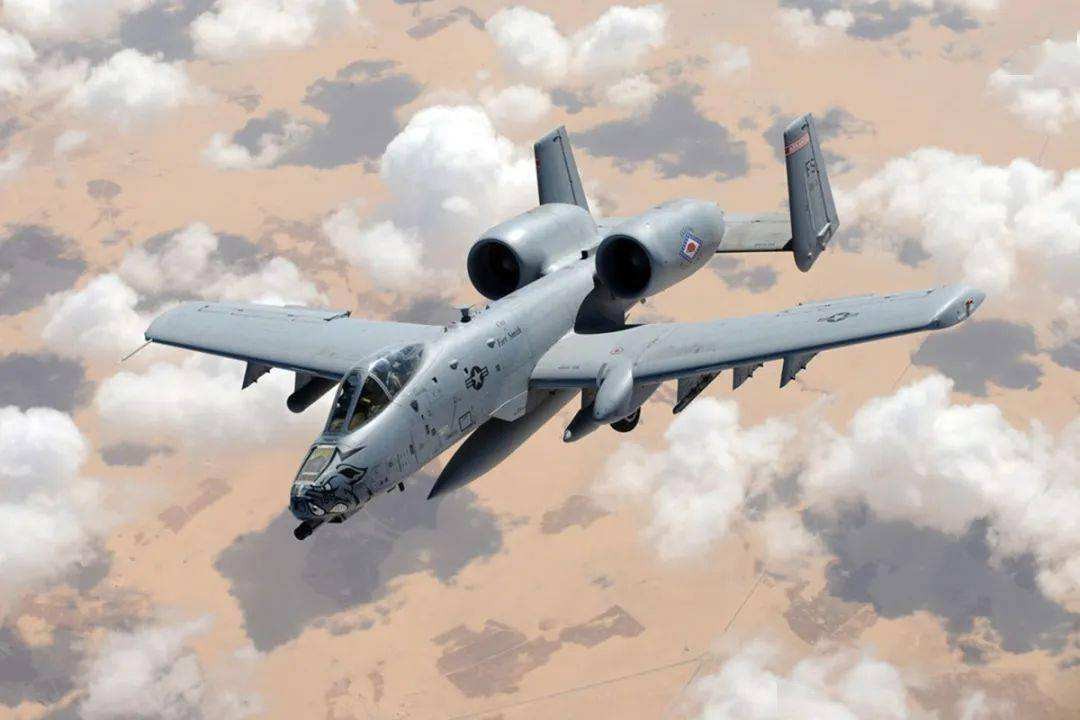 關(guān)于A-10攻擊機(jī)的最高時(shí)速，速度與力量的完美結(jié)合，A-10攻擊機(jī)，速度與力量的巔峰之巔