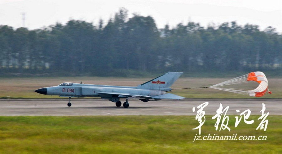 殲八飛機(jī)尺寸，深度解析與探討，殲八飛機(jī)尺寸深度解析及探討