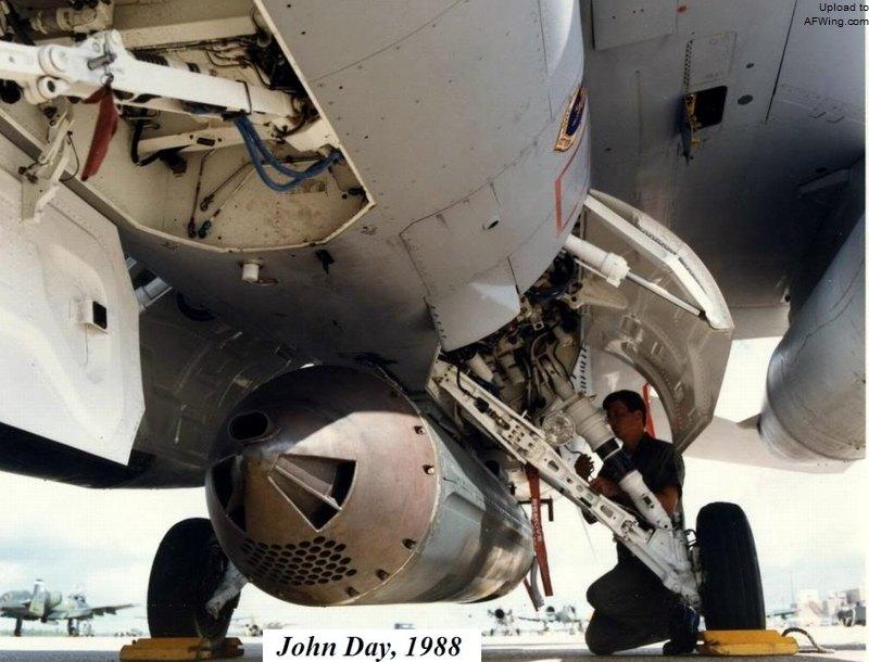 關(guān)于A-10攻擊機(jī)的外觀評價，難看與否是主觀的，A-10攻擊機(jī)外觀評價，審美主觀，各具千秋