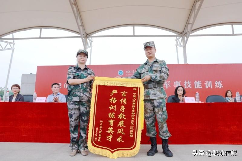強化國防建設(shè)，聚焦軍事主題，國防軍事的重要性及其發(fā)展趨勢，強化國防建設(shè)，聚焦軍事主題，國防軍事的重要性與發(fā)展趨勢分析
