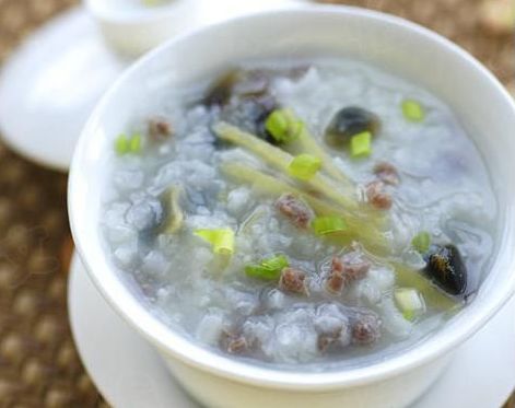 枸杞元肉粥，學(xué)生能否享用？營養(yǎng)與健康的探討，枸杞元肉粥，學(xué)生營養(yǎng)與健康的選擇探討