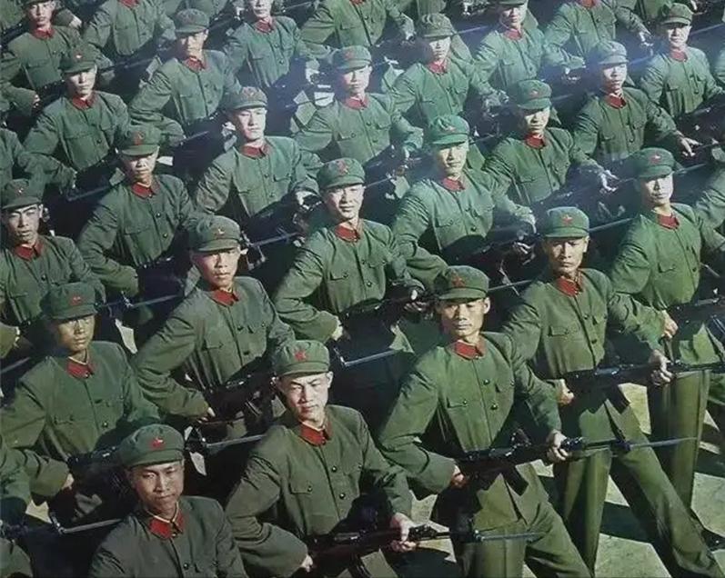 集團(tuán)軍長(zhǎng)和戰(zhàn)區(qū)司令誰(shuí)大，職責(zé)與權(quán)力的深度解析，集團(tuán)軍長(zhǎng)與戰(zhàn)區(qū)司令的職責(zé)與權(quán)力深度解析，誰(shuí)更大？
