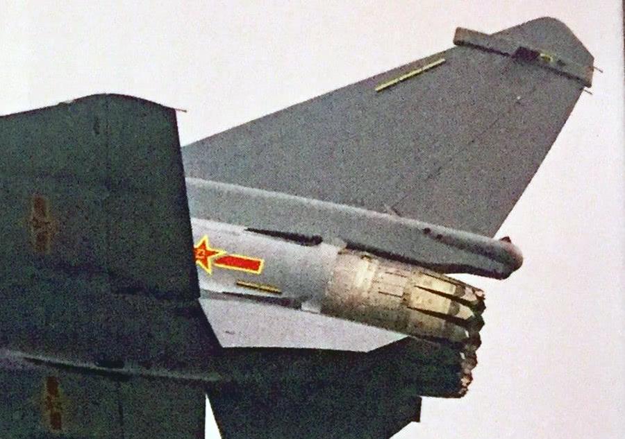殲-15與F-18戰(zhàn)斗機(jī)，性能對(duì)比與深度解析，殲-15與F-18戰(zhàn)斗機(jī)深度對(duì)比與性能解析
