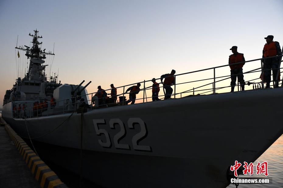 海軍連云港艦，中國海軍力量的重要一環(huán)，海軍連云港艦，中國海軍力量的關(guān)鍵支柱