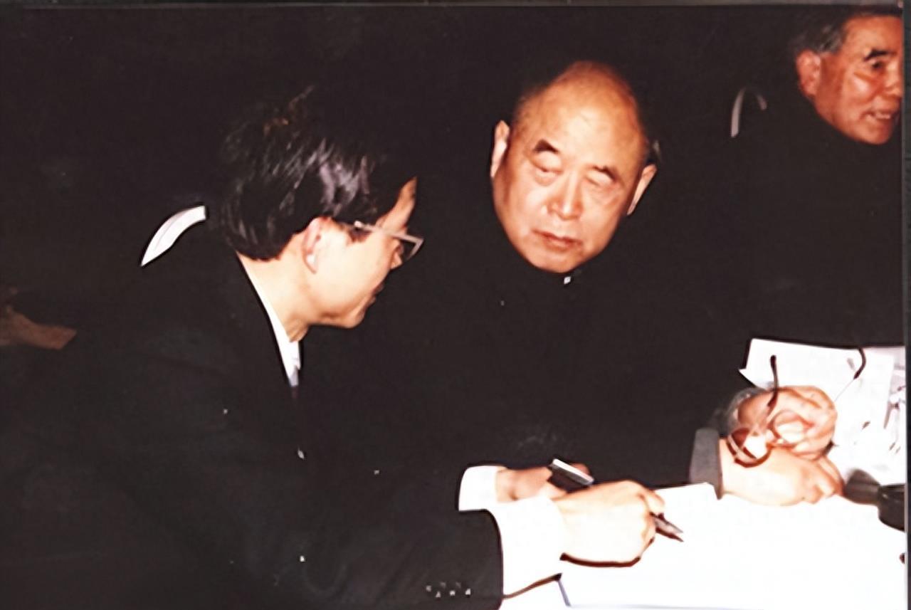 美國上將軍銜相當(dāng)于什么官？深度解析美軍軍銜制度及其地位，深度解析，美軍上將軍銜的地位與美軍軍銜制度全貌