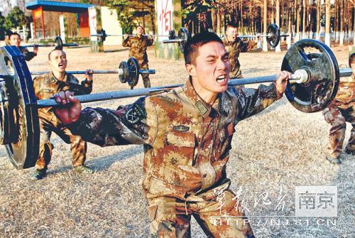 十五軍是什么兵種？全面解析中國(guó)十五軍的歷史、職責(zé)與特點(diǎn)，中國(guó)十五軍全面解析，歷史、職責(zé)與特點(diǎn)揭秘