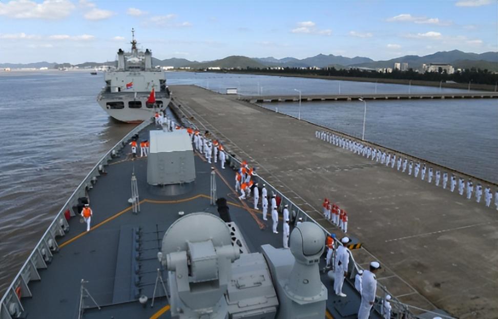 殲-10C目前屬于第三代改進型戰(zhàn)斗機，殲-10C，第三代改進型戰(zhàn)斗機的卓越性能