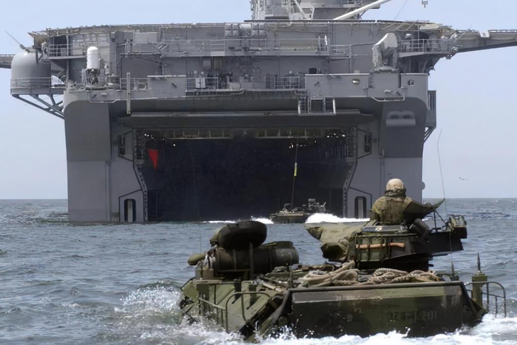 揭秘中國海軍的驕傲，076型兩棲攻擊艦的尺寸與實(shí)力，中國海軍驕傲，揭秘076型兩棲攻擊艦尺寸與實(shí)力