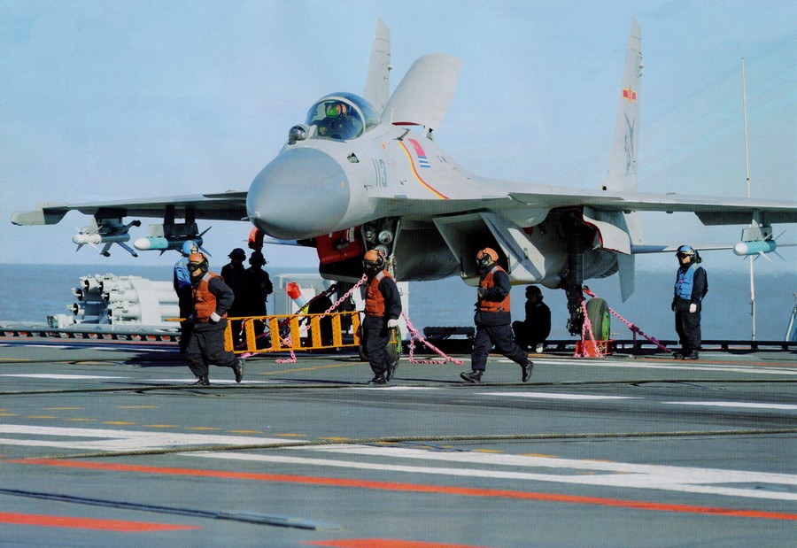 揭秘殲-15艦載戰(zhàn)斗機(jī)實(shí)彈射擊震撼畫面曝光，揭秘殲-15艦載戰(zhàn)斗機(jī)實(shí)彈射擊瞬間曝光，震撼畫面展現(xiàn)戰(zhàn)斗威力