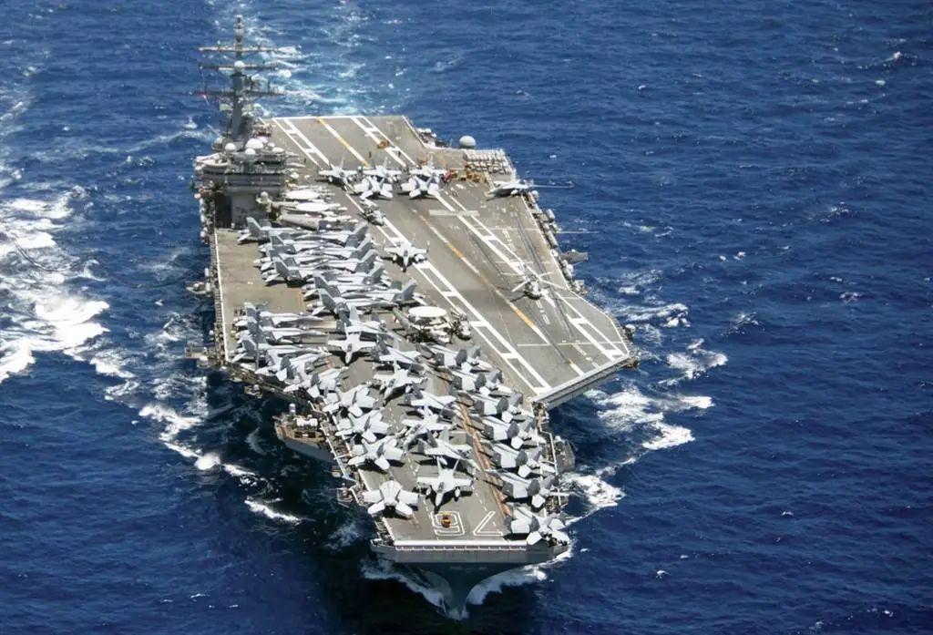 殲-16艦載機(jī)圖片，探索中國新一代艦載戰(zhàn)斗機(jī)的風(fēng)采，中國新一代艦載戰(zhàn)斗機(jī)殲-16艦載機(jī)圖片展示，風(fēng)采盡顯