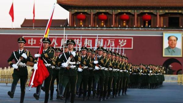國旗護衛(wèi)隊，榮耀與責任，國旗護衛(wèi)隊的榮耀與責任之旅