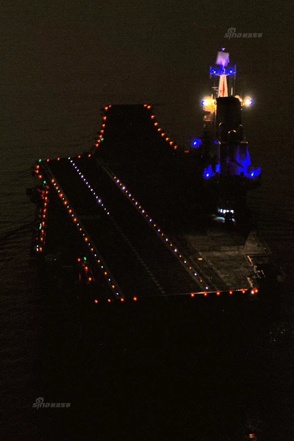 殲-15夜間在遼寧艦上起降，探索中國(guó)海軍航空兵夜間作戰(zhàn)能力的新篇章，殲-15夜間遼寧艦起降，海軍航空兵夜間作戰(zhàn)能力新篇章探索