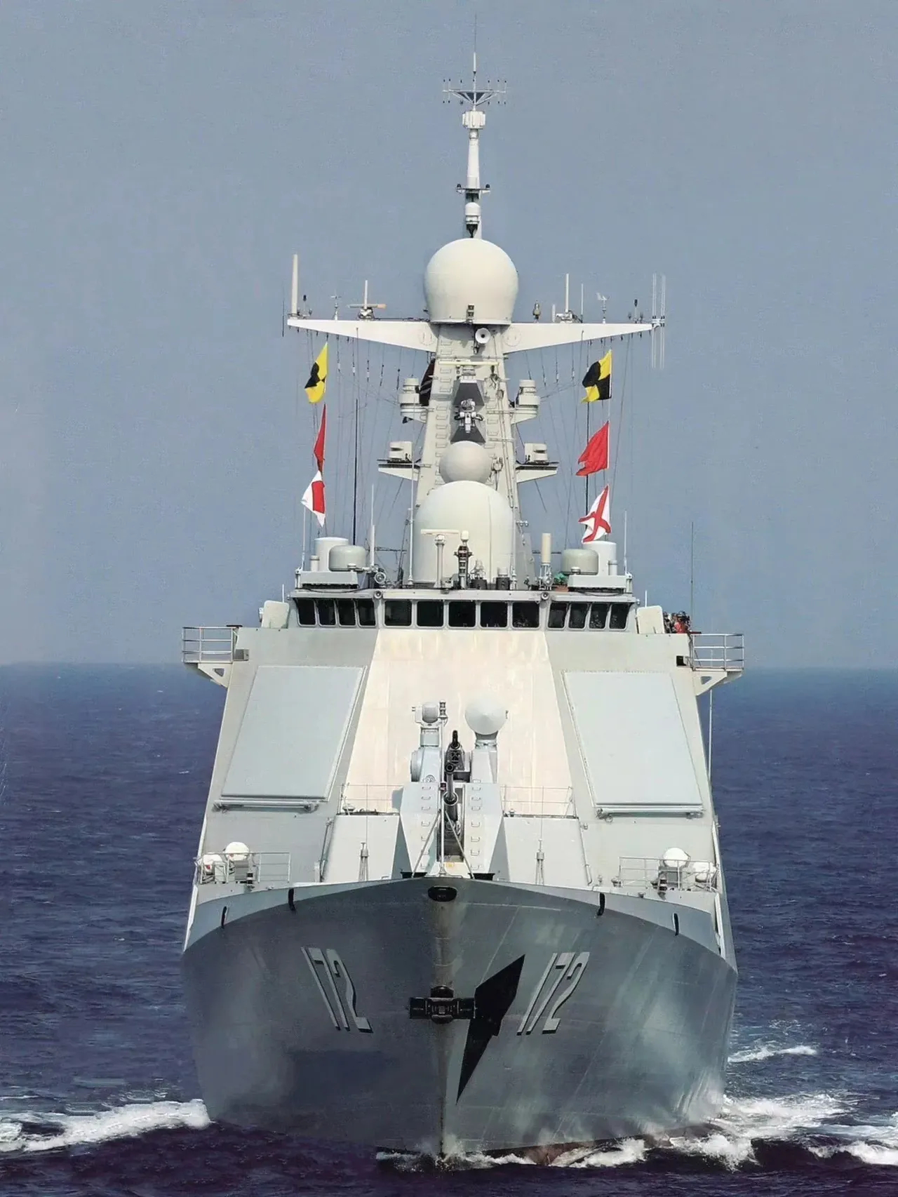 參觀海軍172昆明艦，震撼的圖片之旅，海軍巨艦揭秘，震撼的昆明艦之旅
