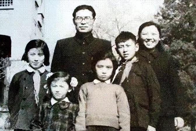中國國防發(fā)展的啟示，歷史、現(xiàn)狀與前瞻，中國國防發(fā)展的歷史啟示、現(xiàn)狀分析與前瞻展望