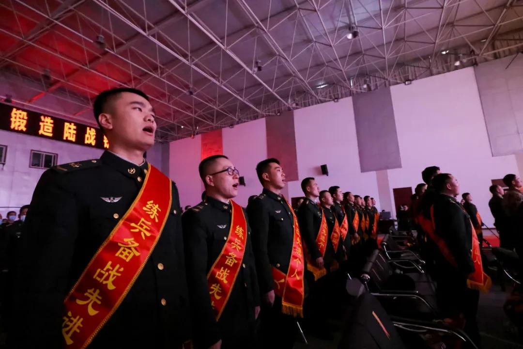 集團(tuán)軍多少人，全面解析中國軍隊集團(tuán)軍編制與人數(shù)，中國軍隊集團(tuán)軍編制人數(shù)全面解析，集團(tuán)軍人數(shù)究竟有多少？